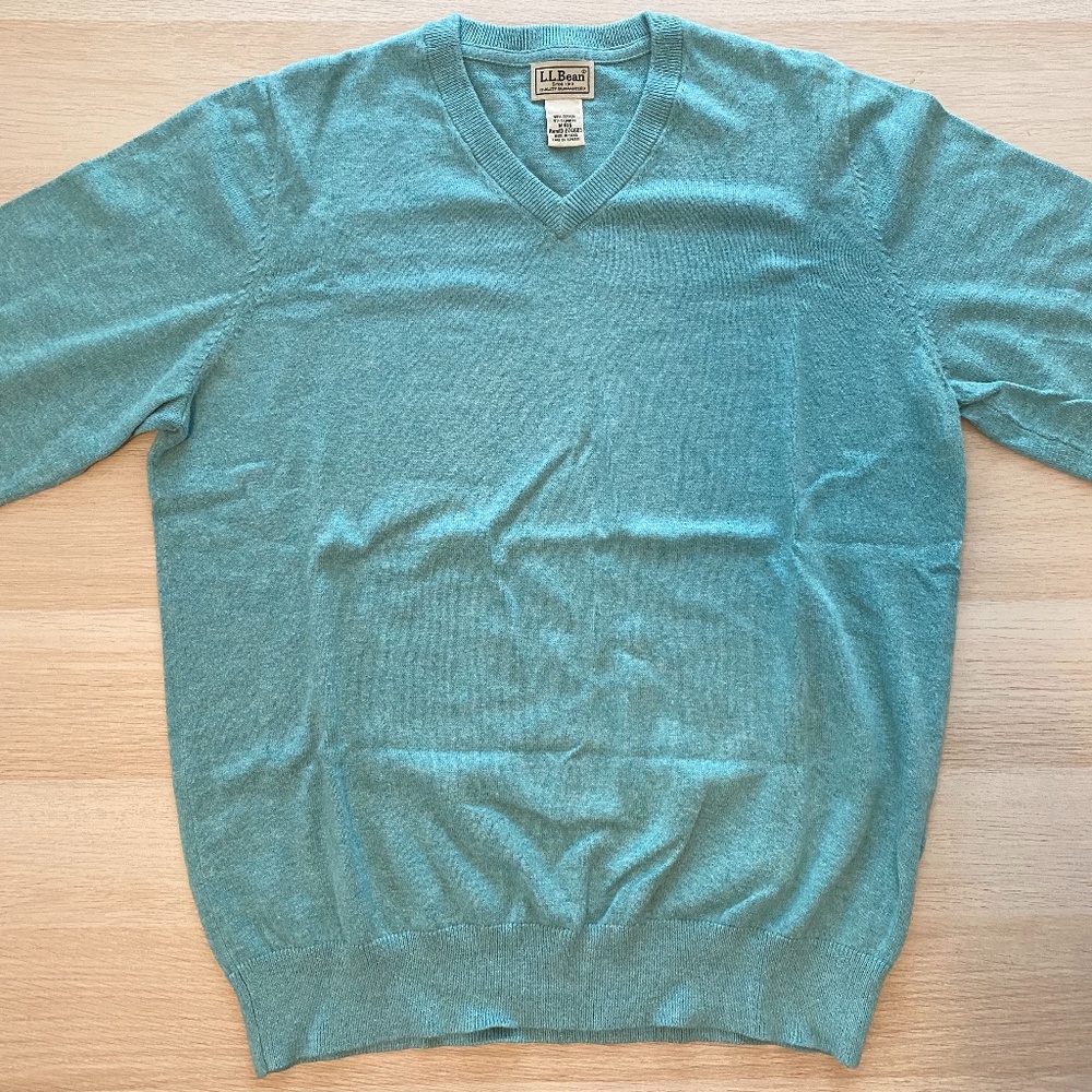 L.L. Bean Mens V neck Cotton/Cashmere Sweater Teal/Green color